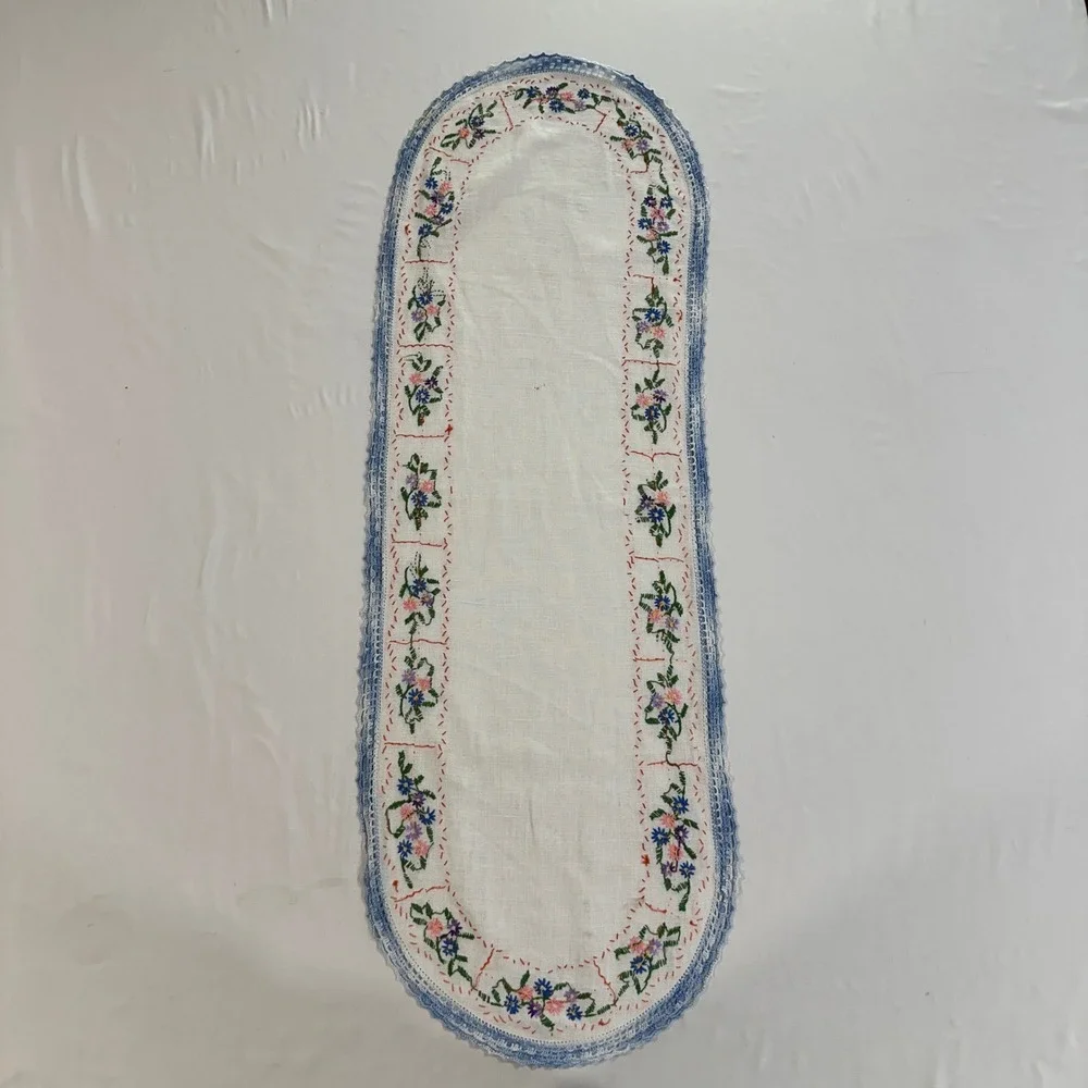 Vintage Linen Table Runner Floral Hand Embroidered Crochet Lace Trim 40x13 White